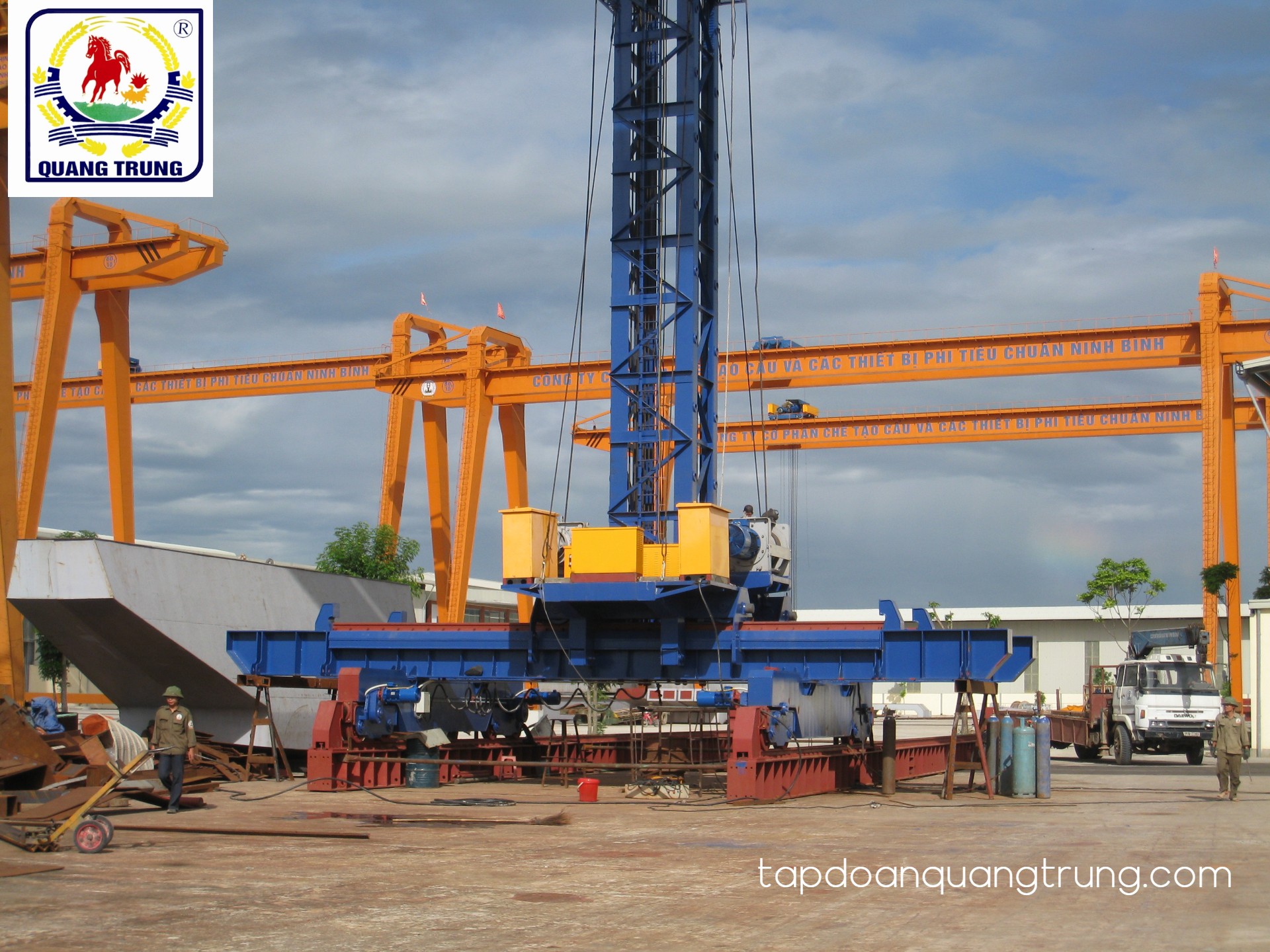 MÁY NÉN ÉP CỌC NHỒI ĐA NĂNG